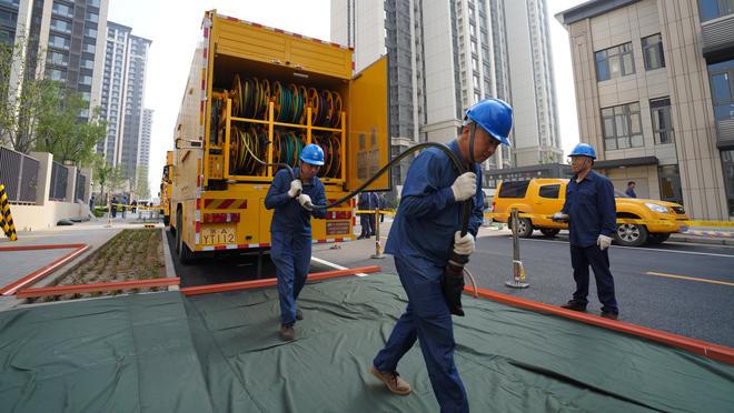 杨毅：要本土教练带队这成绩早下课了 这体现了篮协对乔帅的尊重